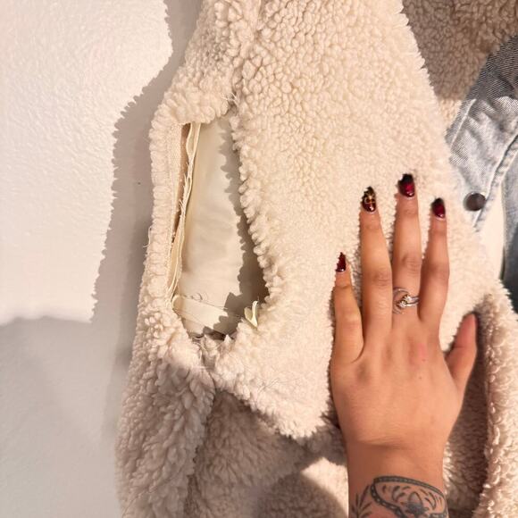 Bershka Sherpa Denim Jacket - Size 28 - Cozy Oversized Crop Jacket - Picture 7 of 9